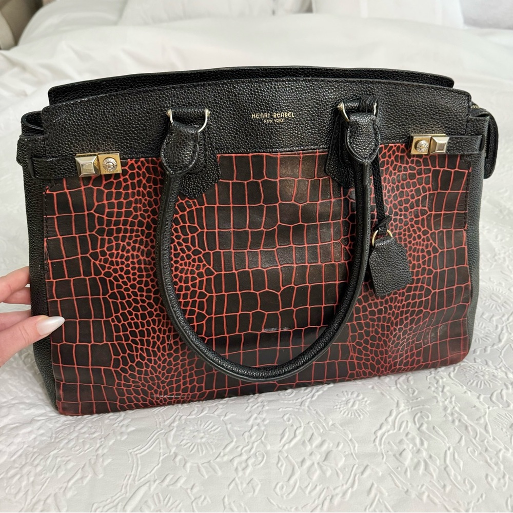 Henri Bendel Red Black Crocodile Print Leather Handbag - Picture 2 of 11